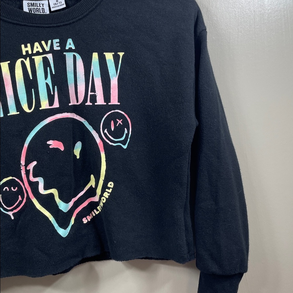 Smiley World crop Sweater Youth Black Pullover Crew Neck Nice Day Emoji Kids - Picture 3 of 11